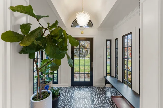 $1,200,000 | 578 Lee Street, Glen Ellyn, IL 60137