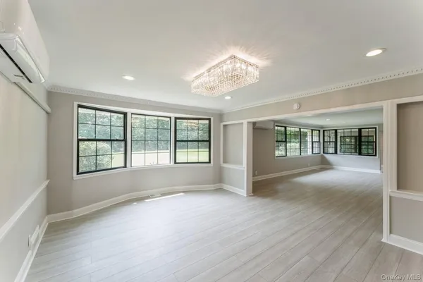 $3,240,000 | 2 Foxwood Road, Kings Point, NY 11024