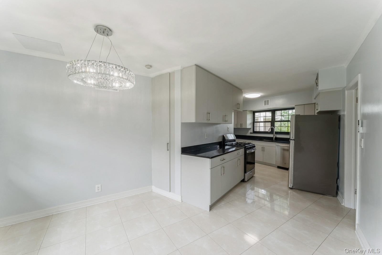 2 Foxwood Road Kings Point, NY 11024 - Photo 18 of 19