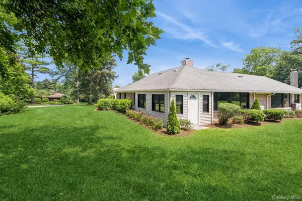 $3,240,000 | 2 Foxwood Road, Kings Point, NY 11024