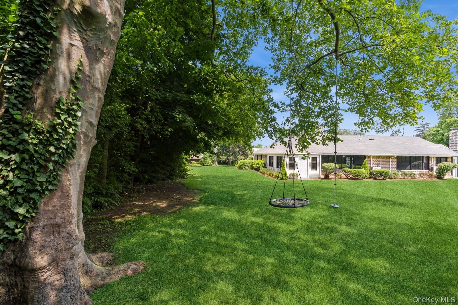 2 Foxwood Road Kings Point, NY 11024 - Photo 5 of 19