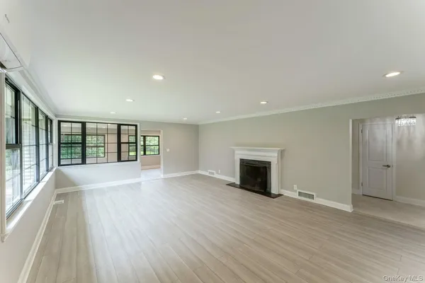 $3,240,000 | 2 Foxwood Road, Kings Point, NY 11024