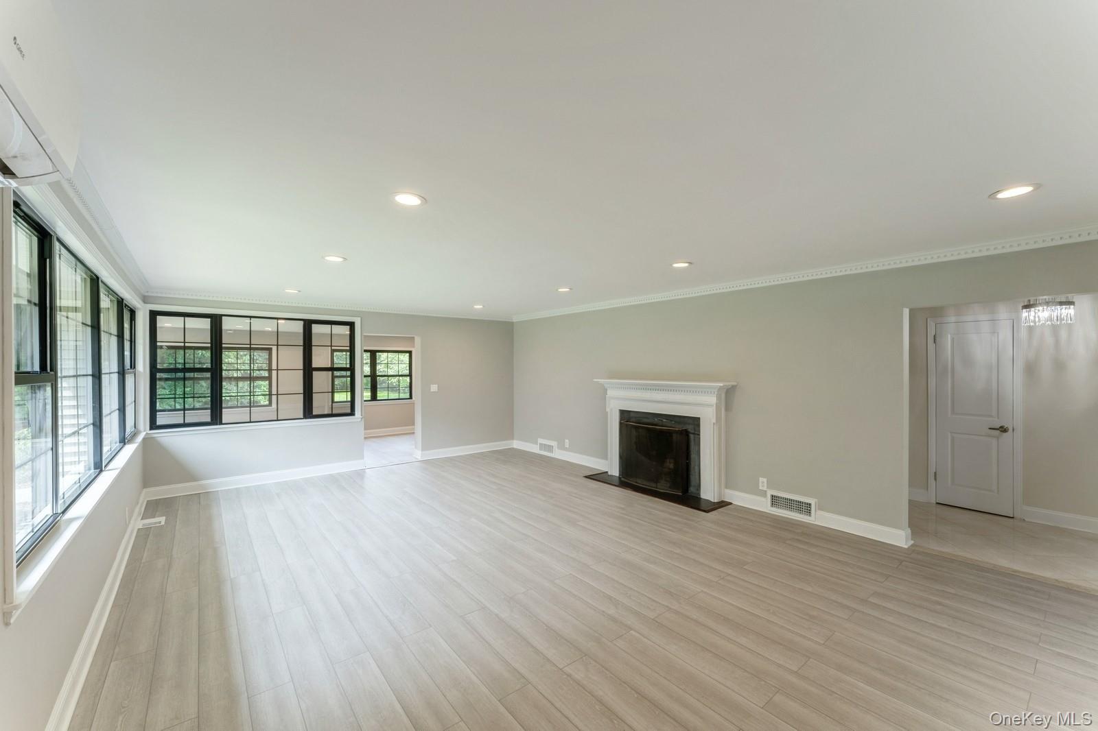 2 Foxwood Road Kings Point, NY 11024 - Photo 9 of 19