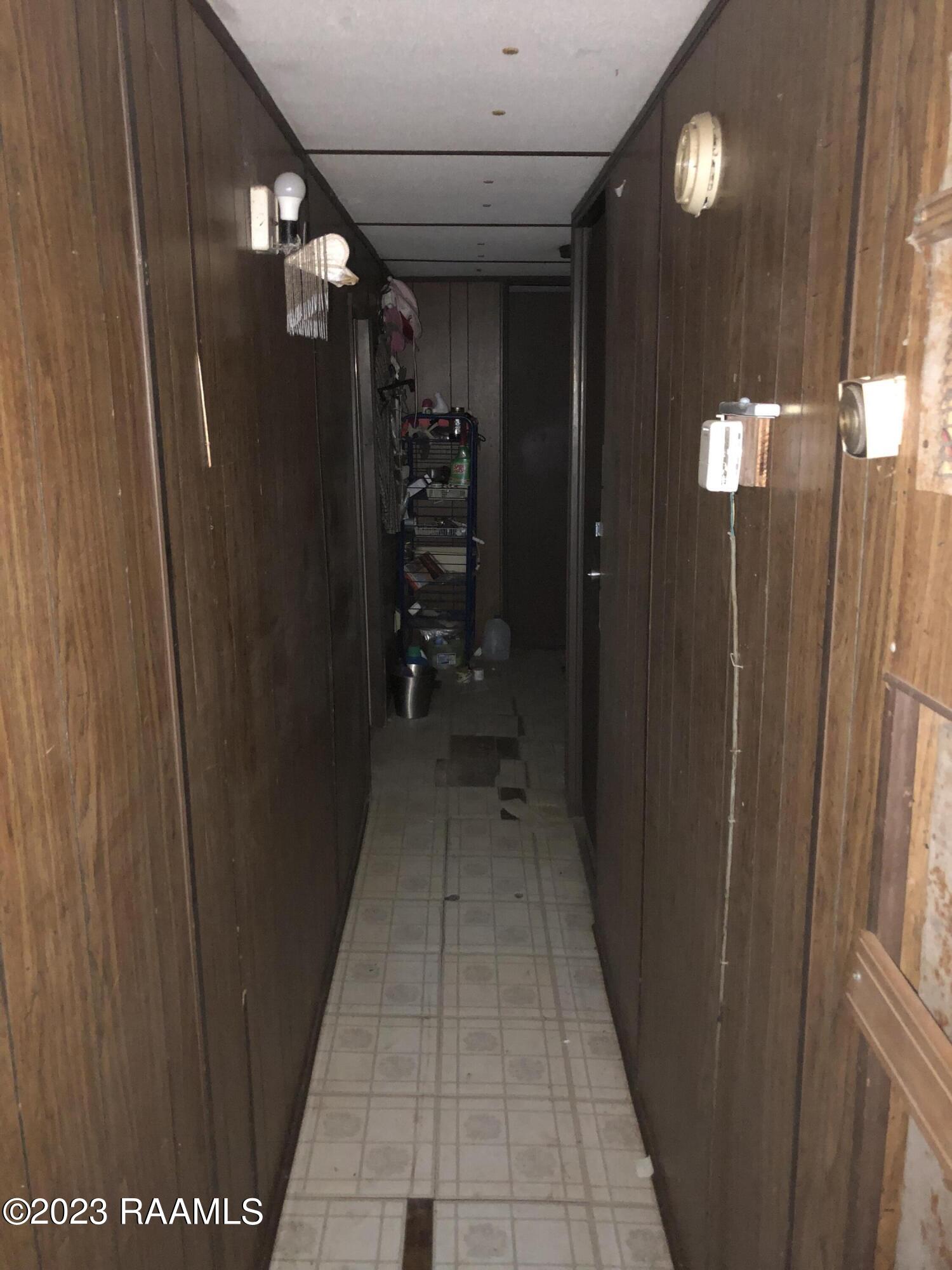 108 Facade Road Carencro, LA 70520 - Photo 14 of 39 Main Hallway