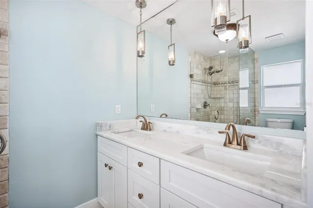 a view of empty room with window