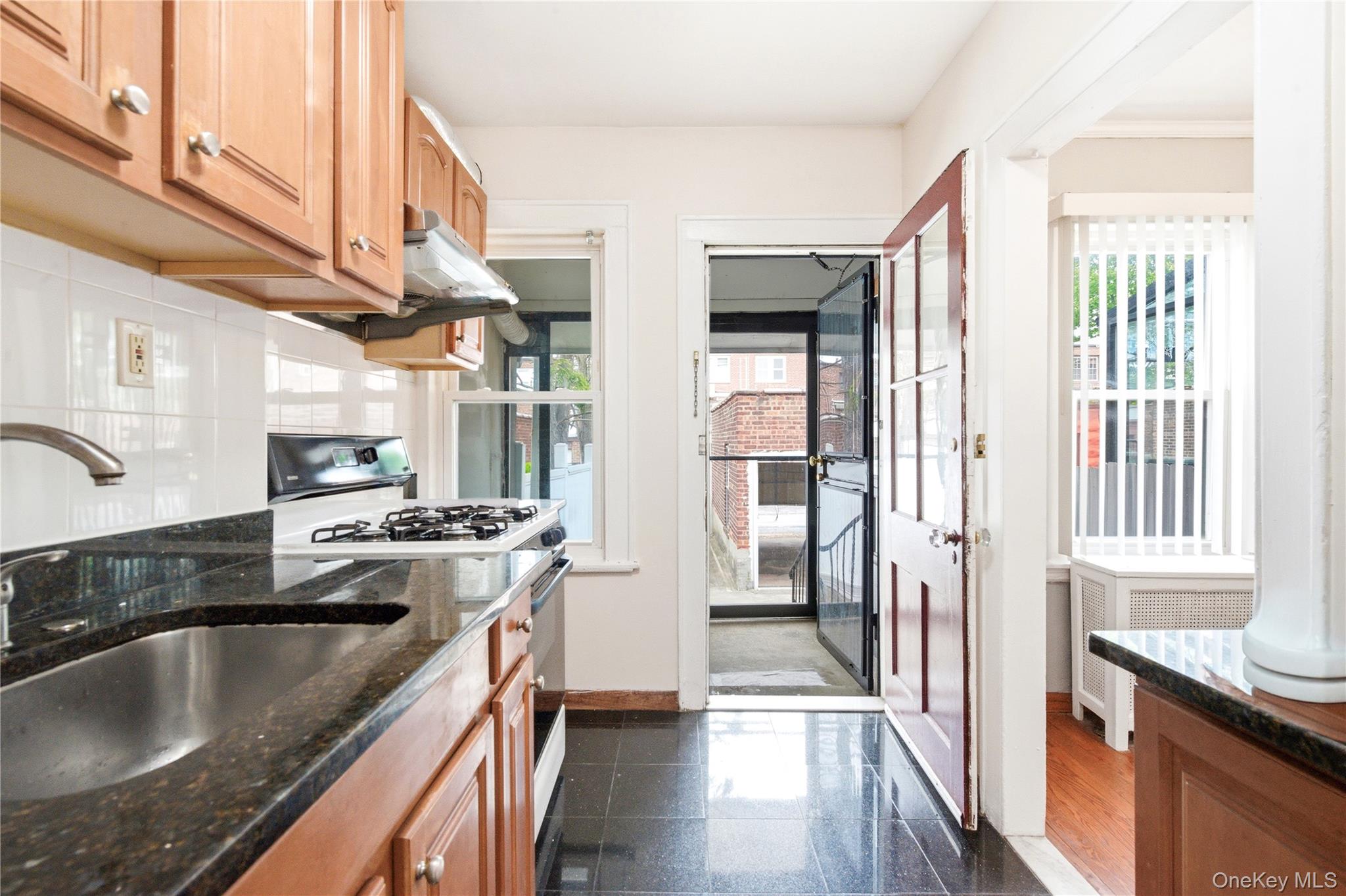 67-99 Exeter Street Queens, NY 11375 - Photo 11 of 28