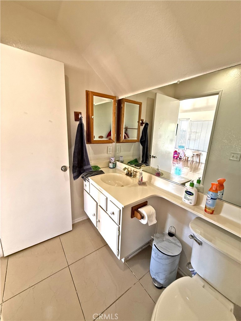 13382 Fox Run Road Victorville, CA 92392 - Photo 14 of 36