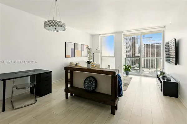 $2,995 | 244 Biscayne Boulevard, Unit 2405, Miami, FL 33132