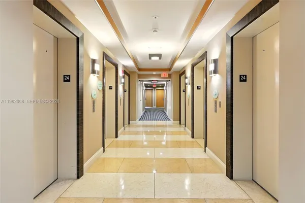 $2,995 | 244 Biscayne Boulevard, Unit 2405, Miami, FL 33132