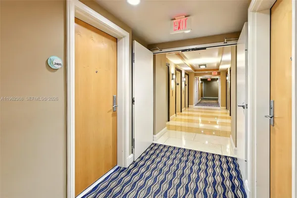 $2,995 | 244 Biscayne Boulevard, Unit 2405, Miami, FL 33132