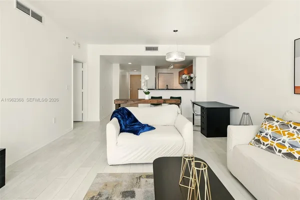 $2,995 | 244 Biscayne Boulevard, Unit 2405, Miami, FL 33132