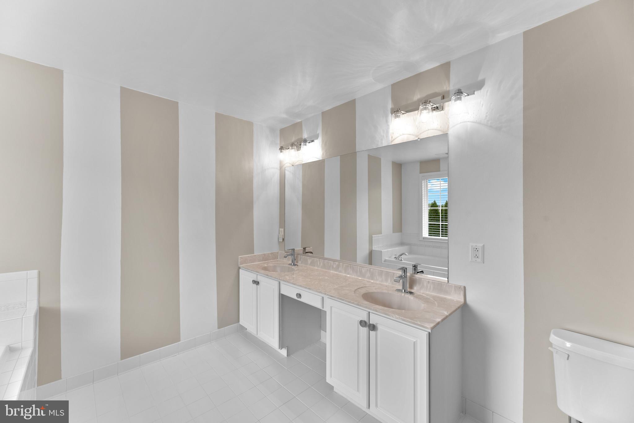 1224 Emmaus Road Woodbine, MD 21797 - Photo 24 of 59 Primary Bath