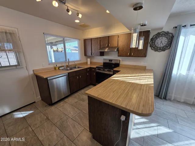 $2,295 | 610 West Frito Avenue, Mesa, AZ 85210