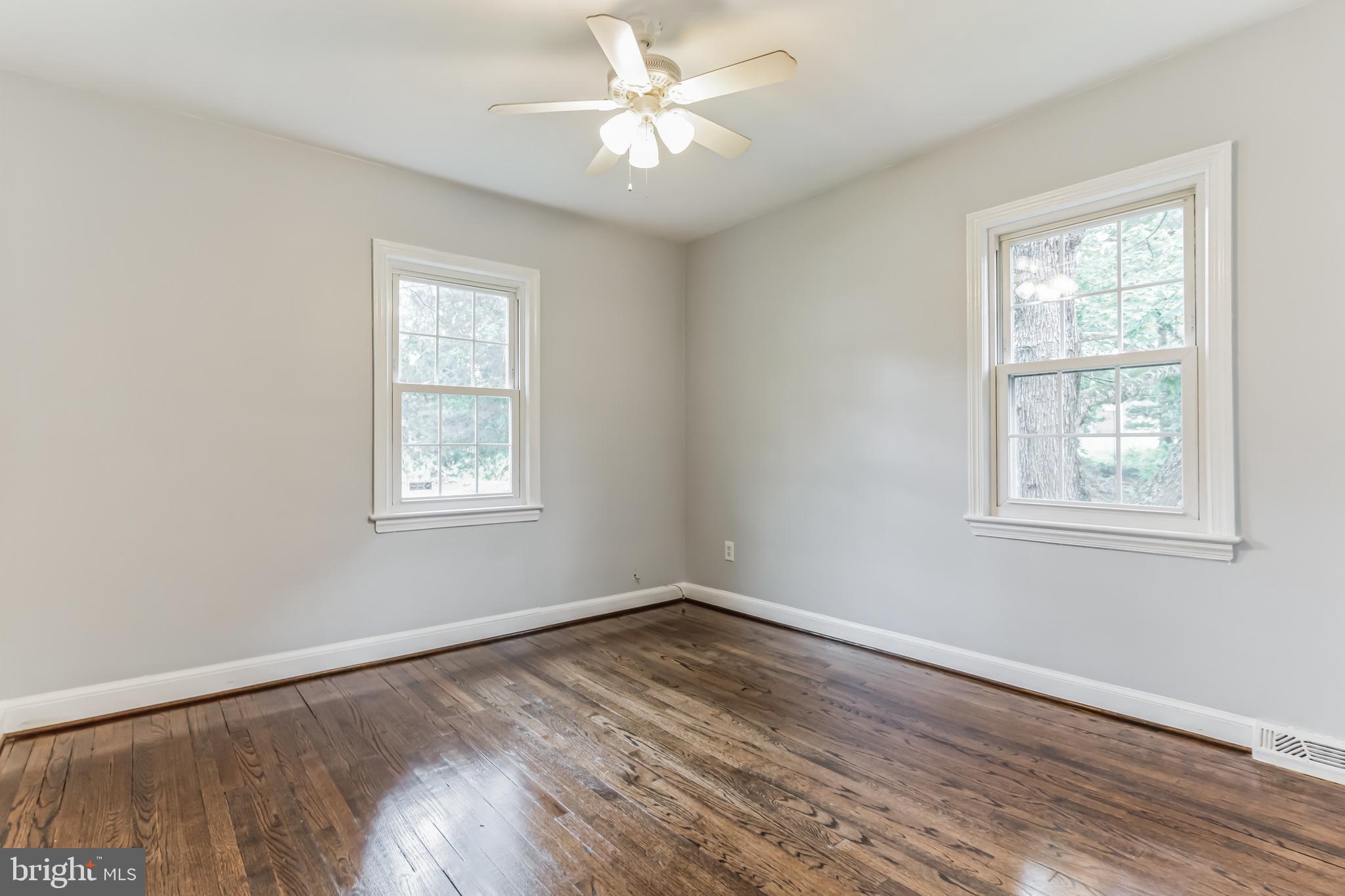 6809 Dodge Lane Temple Hills, MD 20748 - Photo 16 of 47 Main level Bedroom (2)