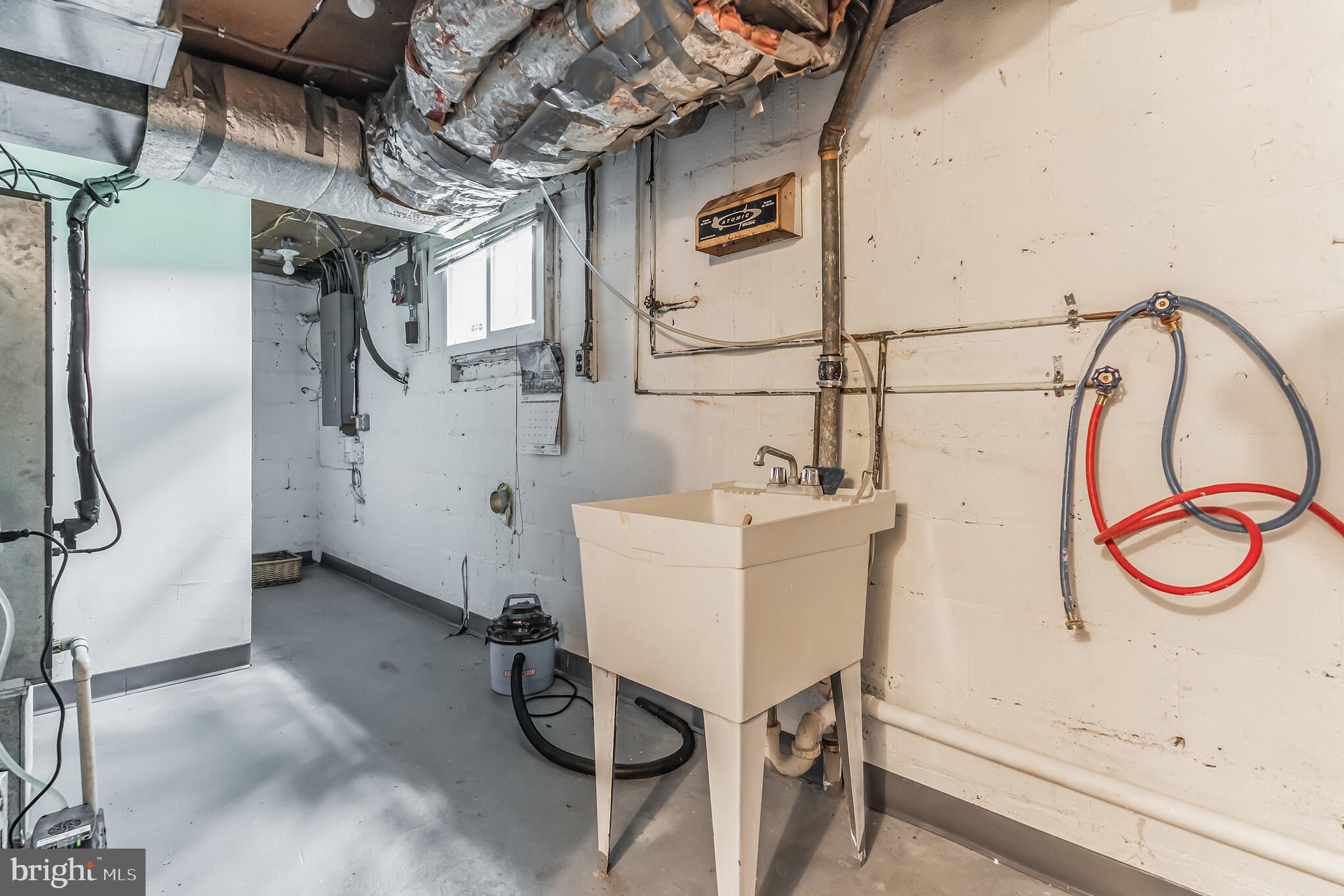 6809 Dodge Lane Temple Hills, MD 20748 - Photo 30 of 47 Laundry Room-NEW washer and dryer now installed!