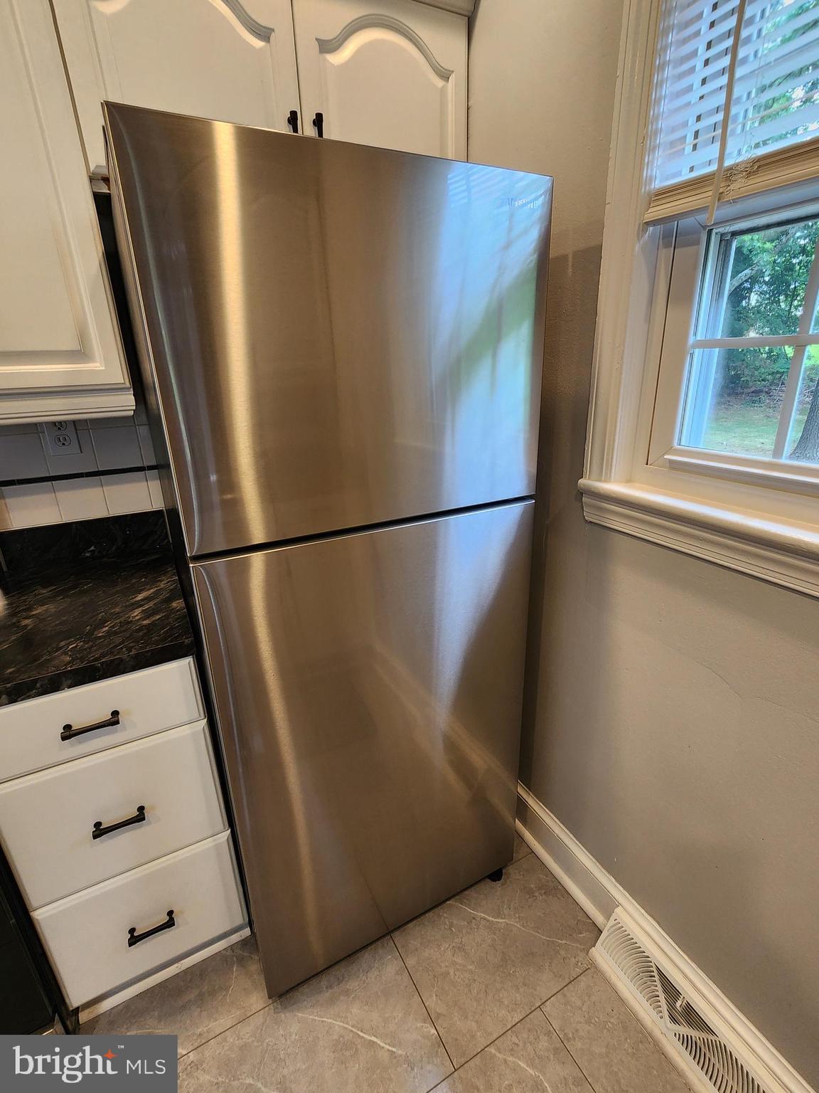 6809 Dodge Lane Temple Hills, MD 20748 - Photo 44 of 47 NEW Samsung Refrigerator