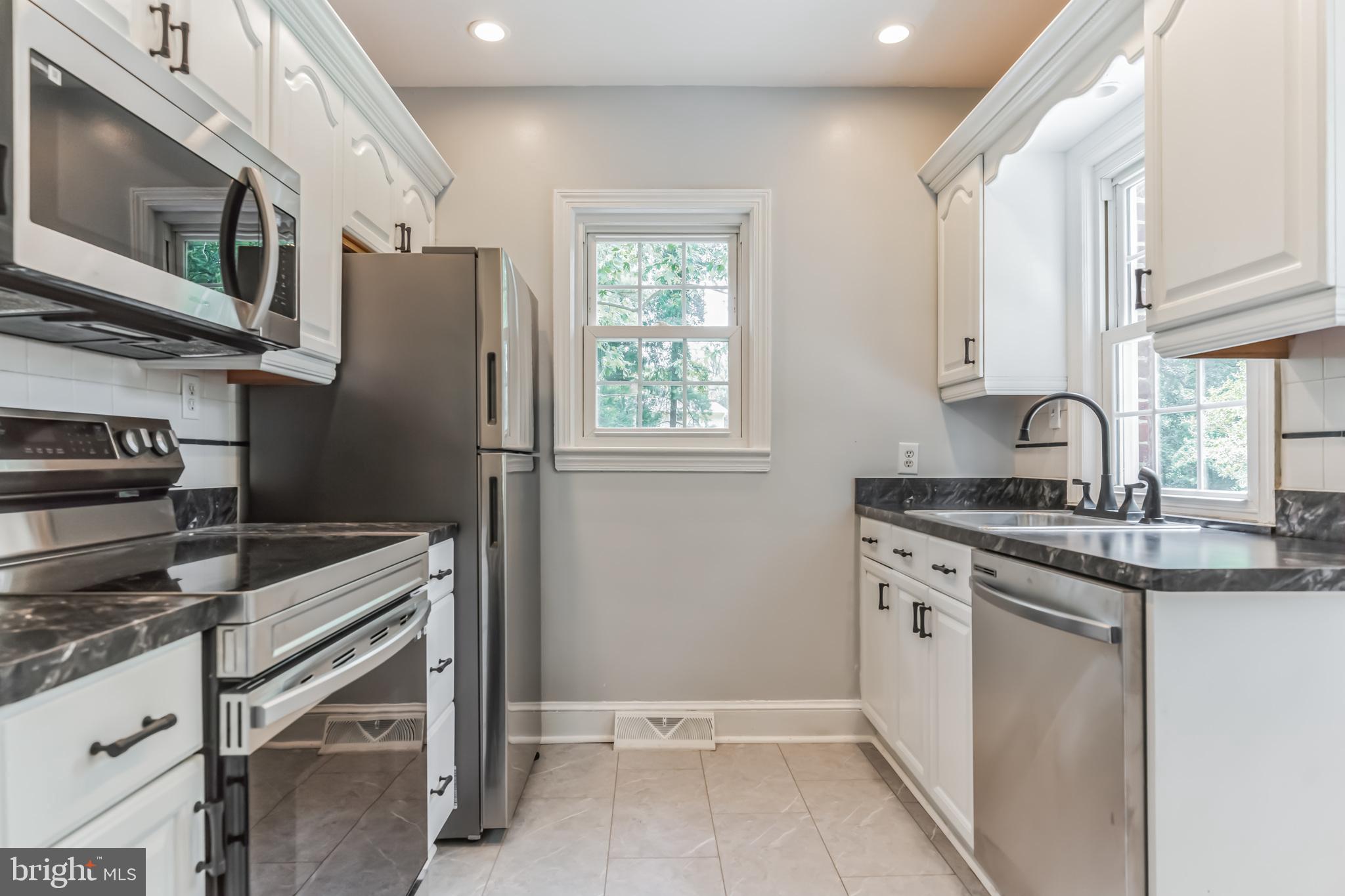 6809 Dodge Lane Temple Hills, MD 20748 - Photo 5 of 47 Kitchen