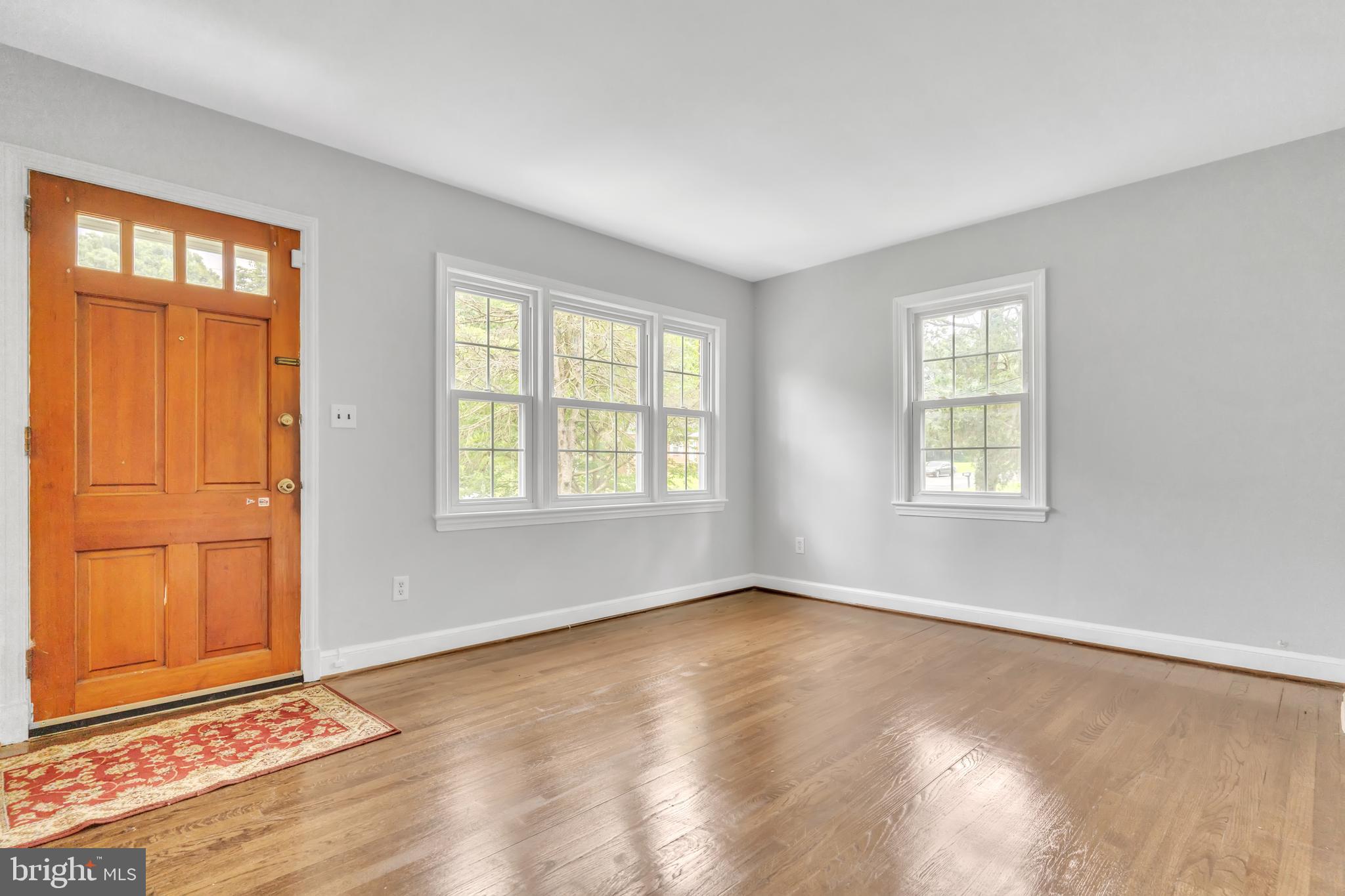 6809 Dodge Lane Temple Hills, MD 20748 - Photo 10 of 47 Front Entrance, Living Room