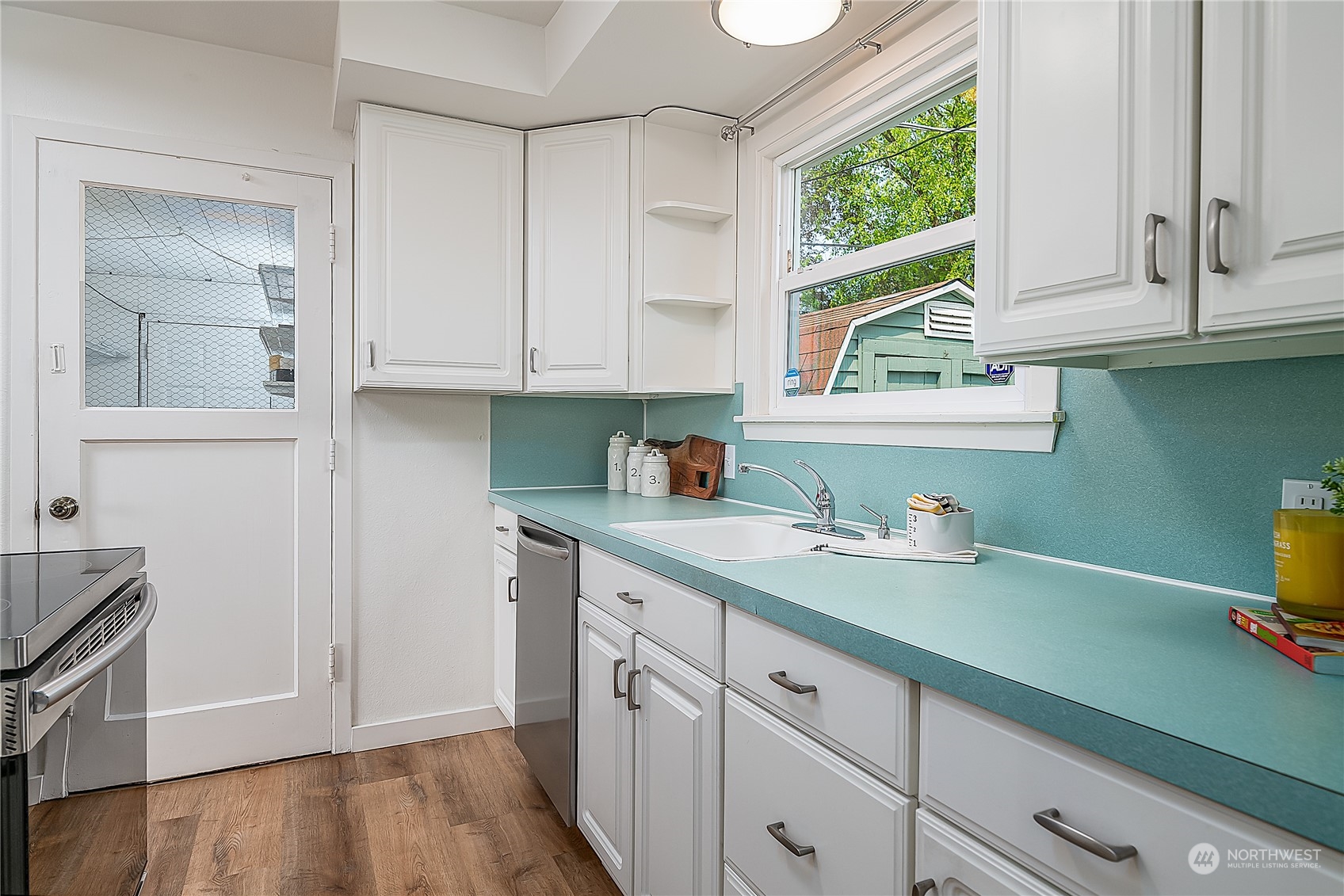 3010 Southwest Roxbury Street Seattle, WA 98126 - Photo 8 of 20 Gallery Image 8