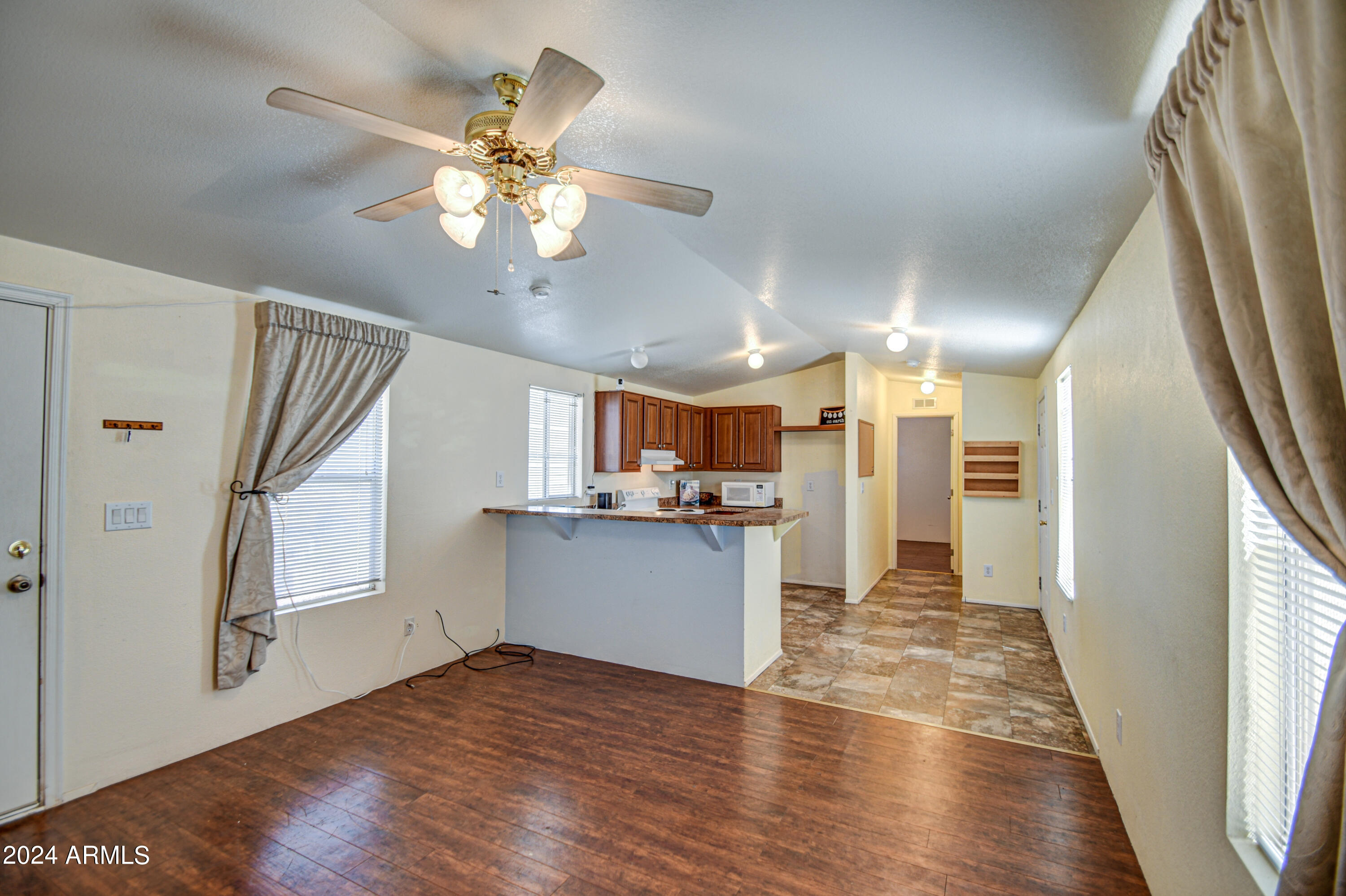 4205 North Hudson Road Coolidge, AZ 85128 - Photo 20 of 30 Living Room 2