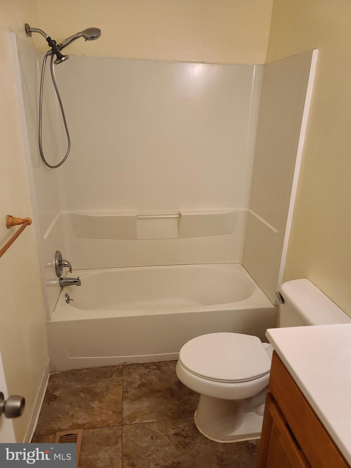 60 Villanova Court Sicklerville, NJ 08081 - Photo 11 of 13 Main bath