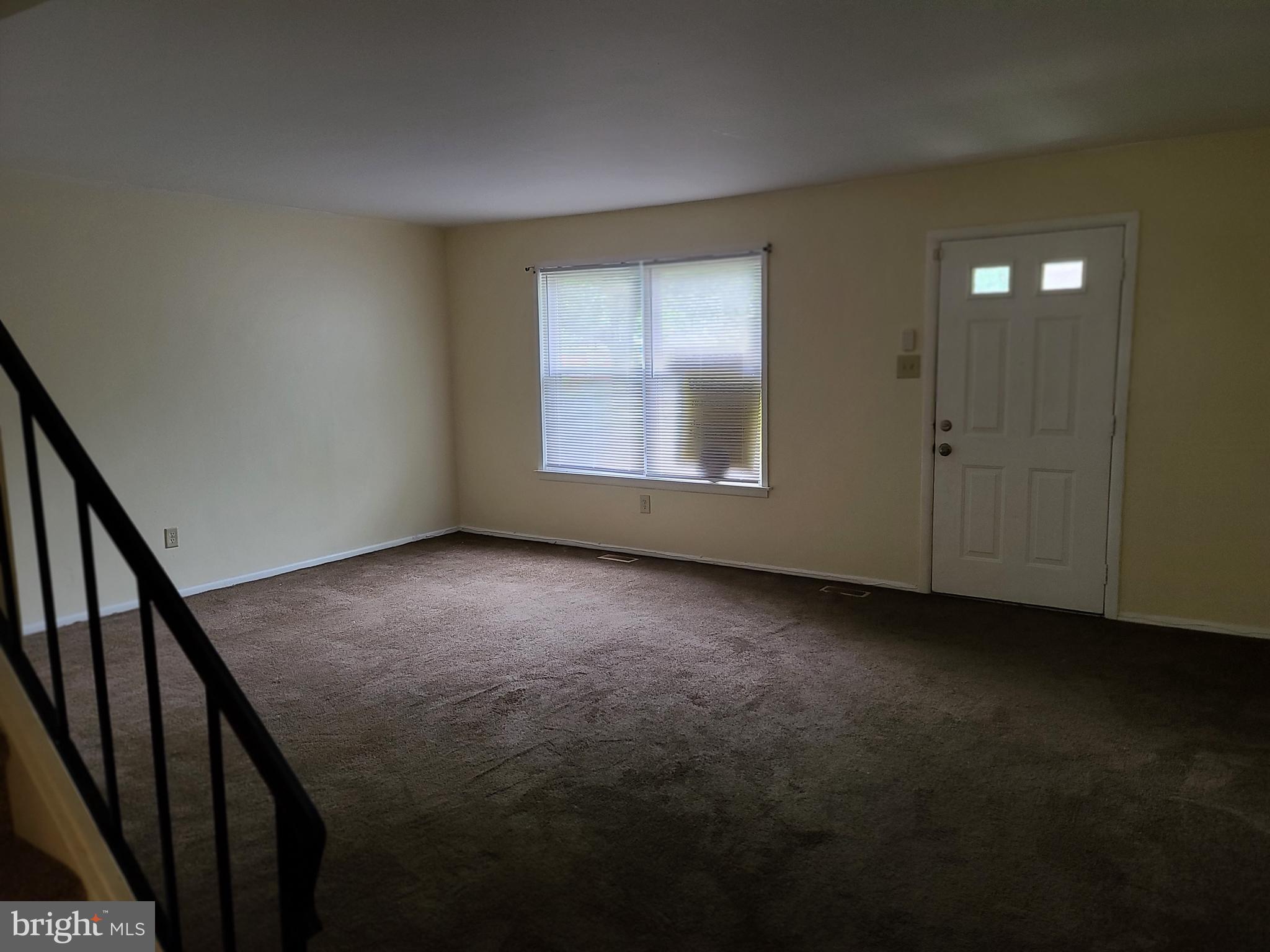 60 Villanova Court Sicklerville, NJ 08081 - Photo 6 of 13 Large living room