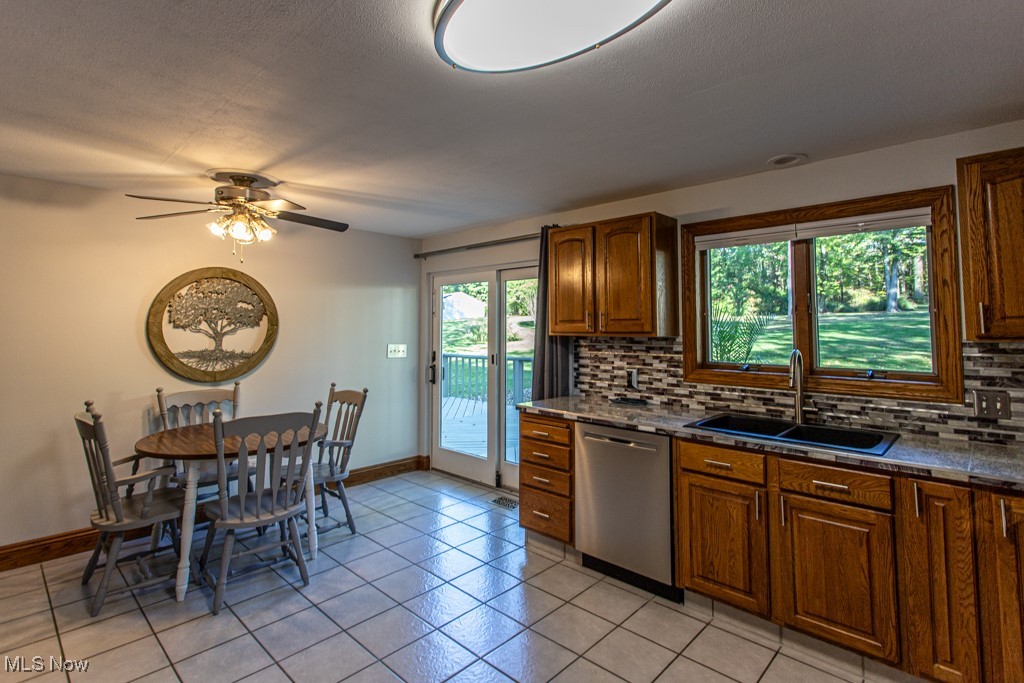 248 Darlington Road Northeast Warren, OH 44484 - Photo 12 of 46 Gallery Image 12
