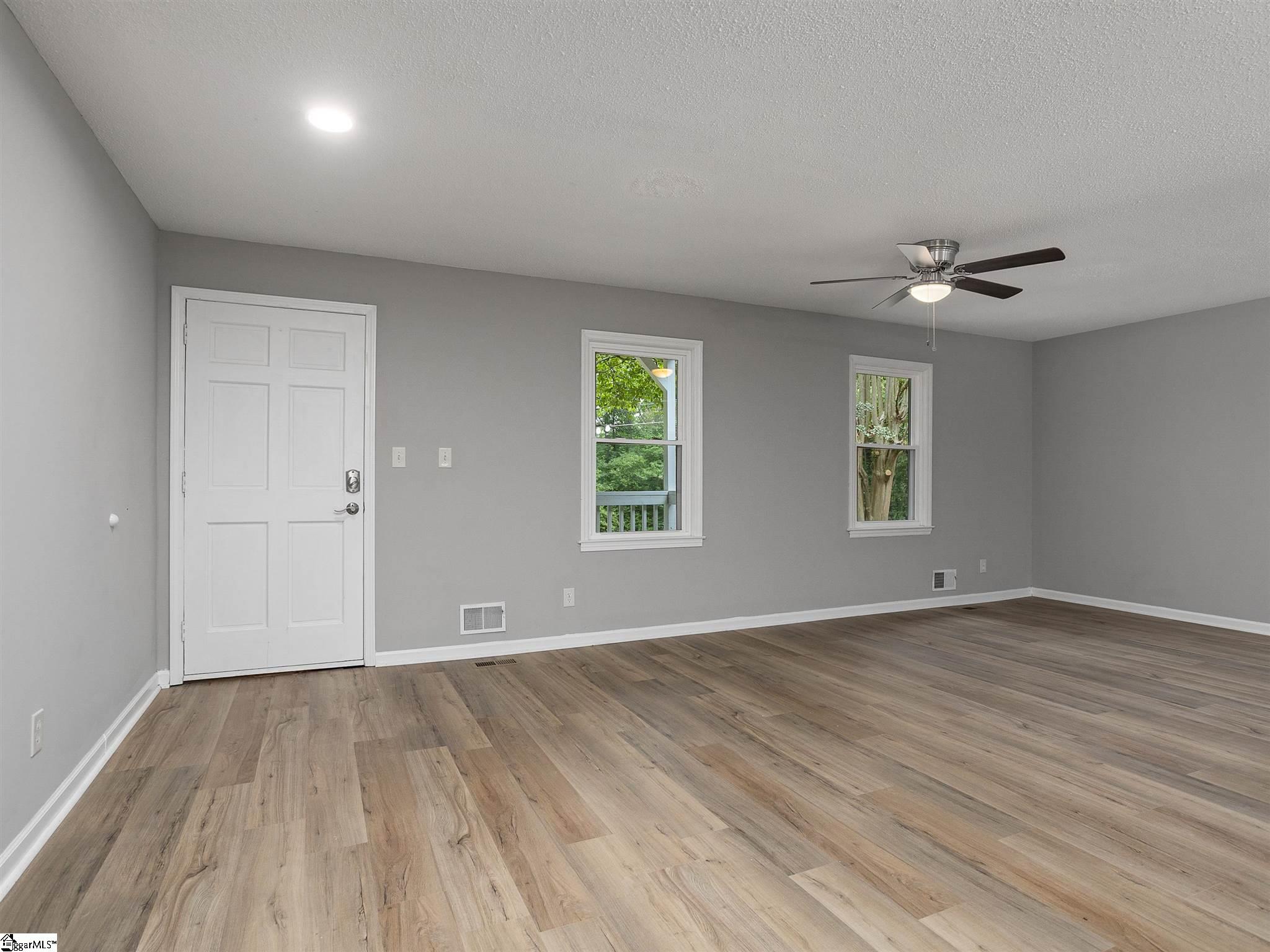232 State Rd S-42-9747 Spartanburg, SC 29307 - Photo 7 of 30 Gallery Image 7