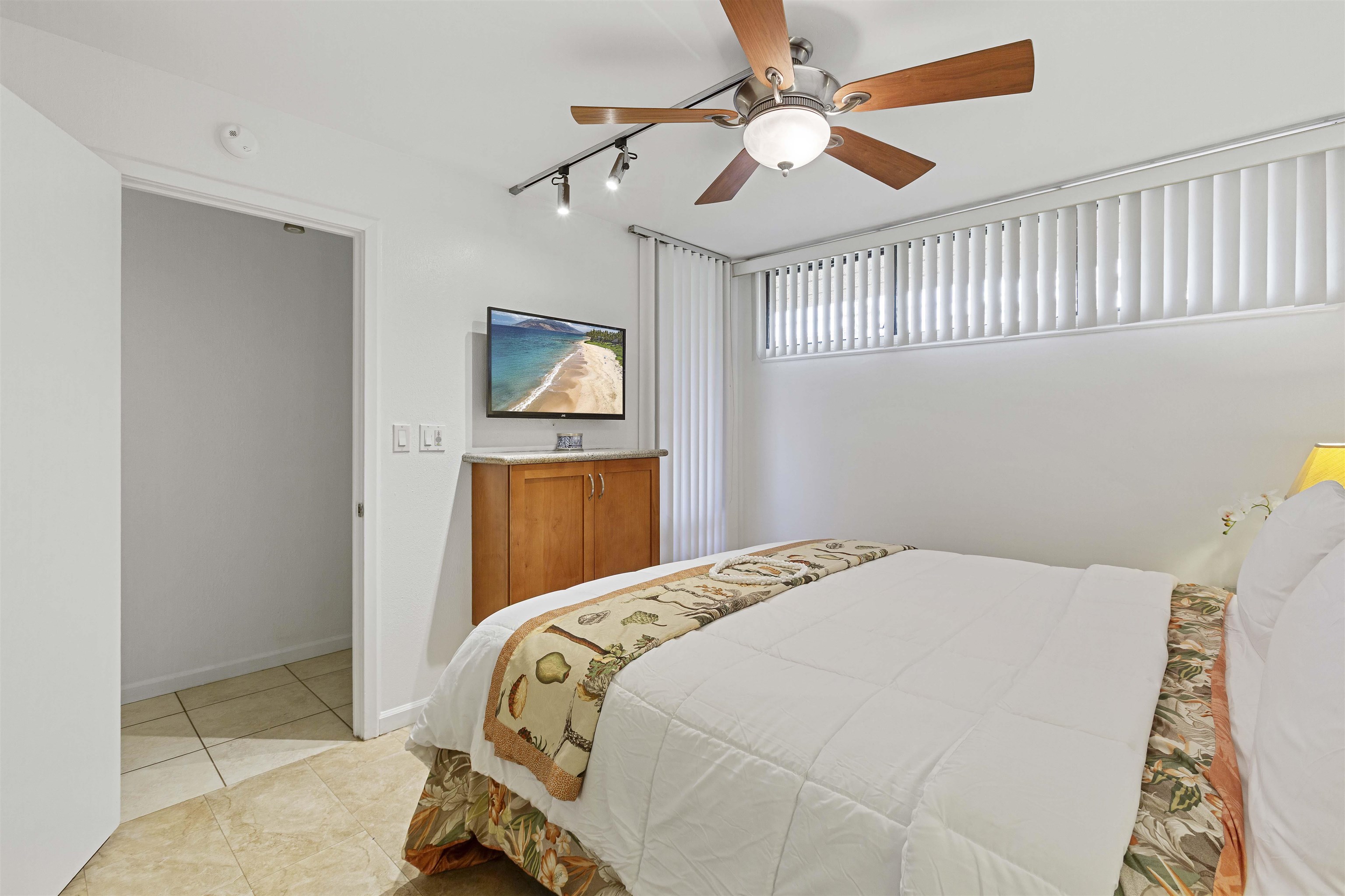 4242 Lower Honoapiilani Road, Unit E 210 Lahaina, HI 96761 - Photo 11 of 40