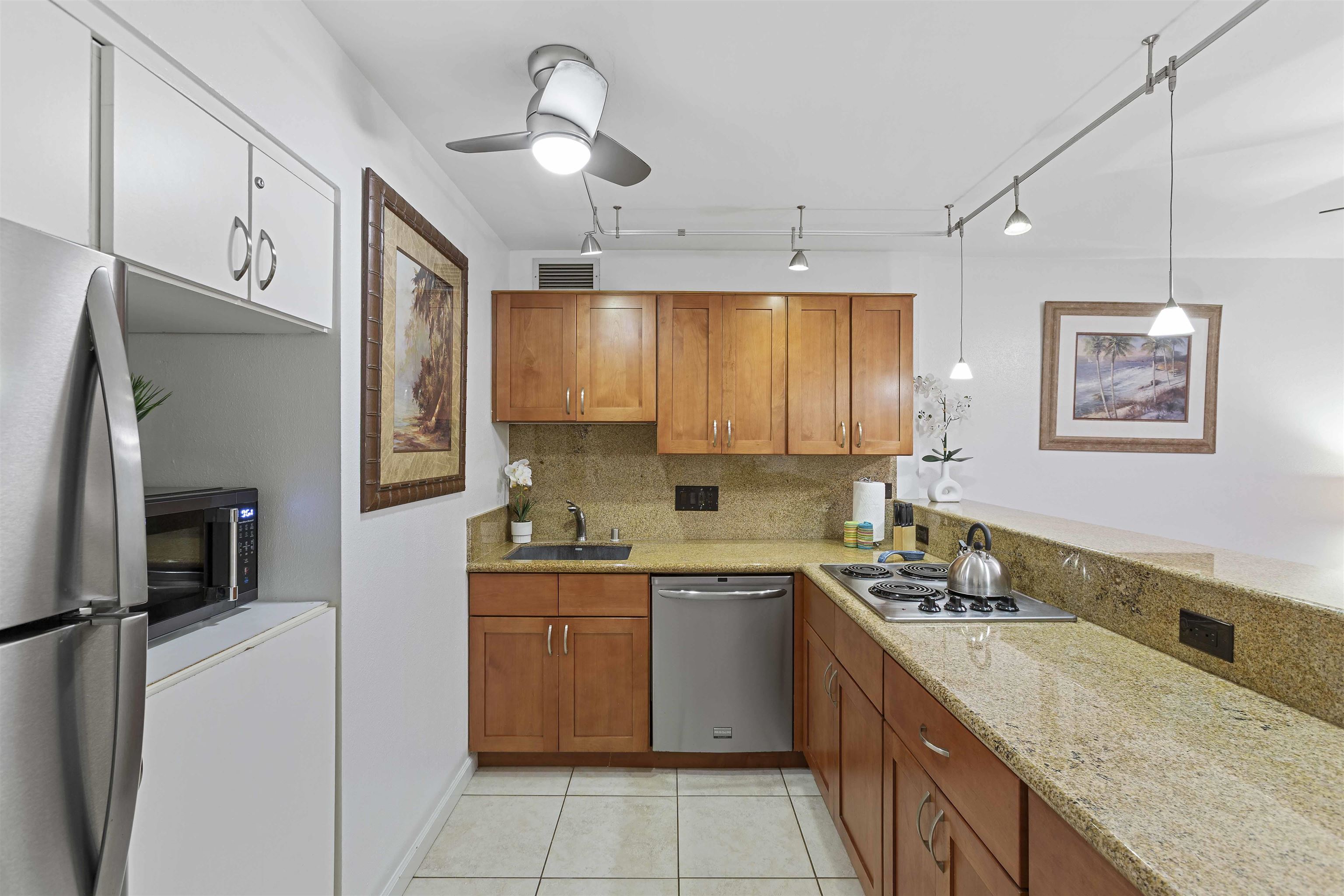 4242 Lower Honoapiilani Road, Unit E 210 Lahaina, HI 96761 - Photo 30 of 40