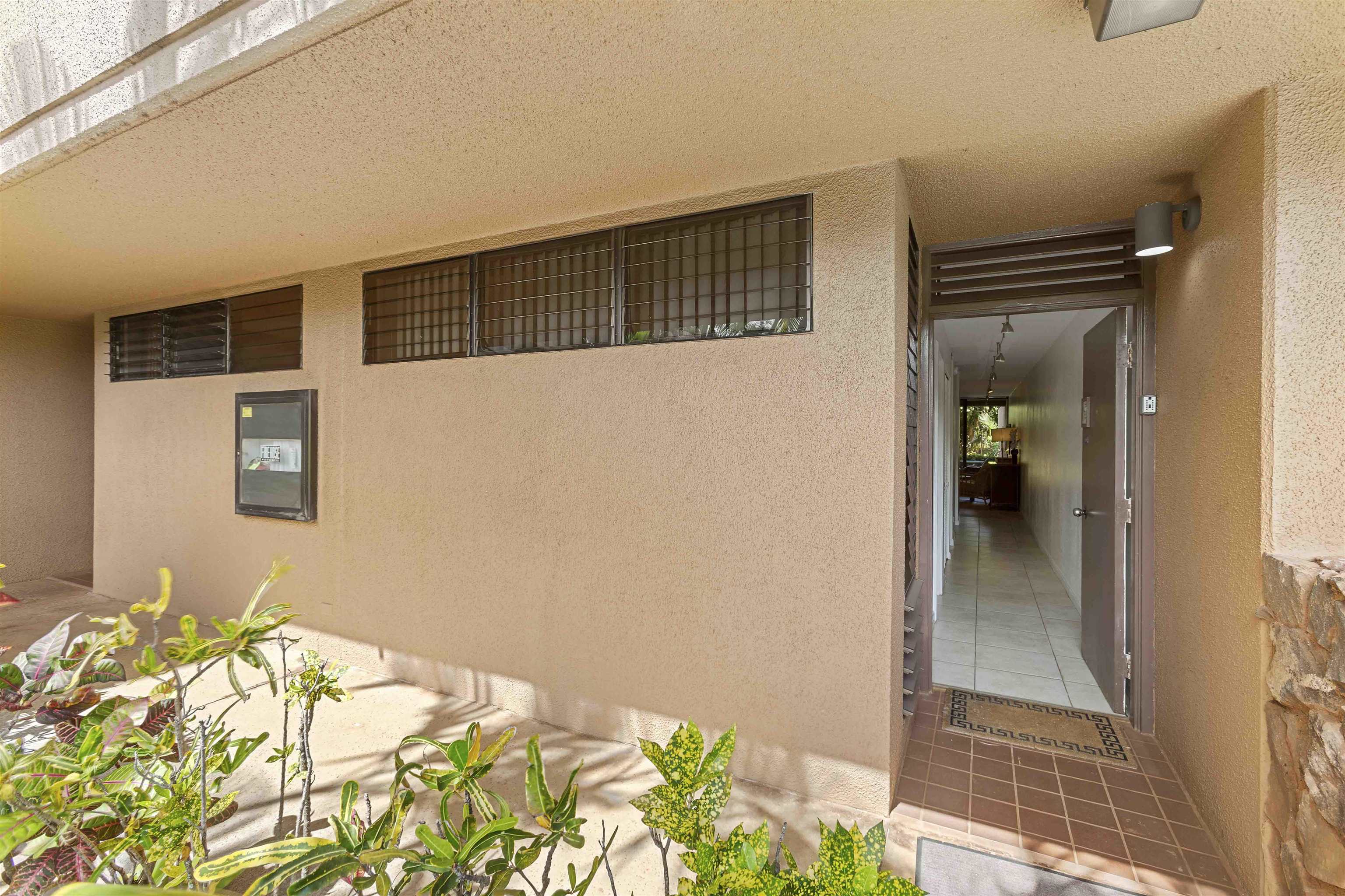 4242 Lower Honoapiilani Road, Unit E 210 Lahaina, HI 96761 - Photo 3 of 40