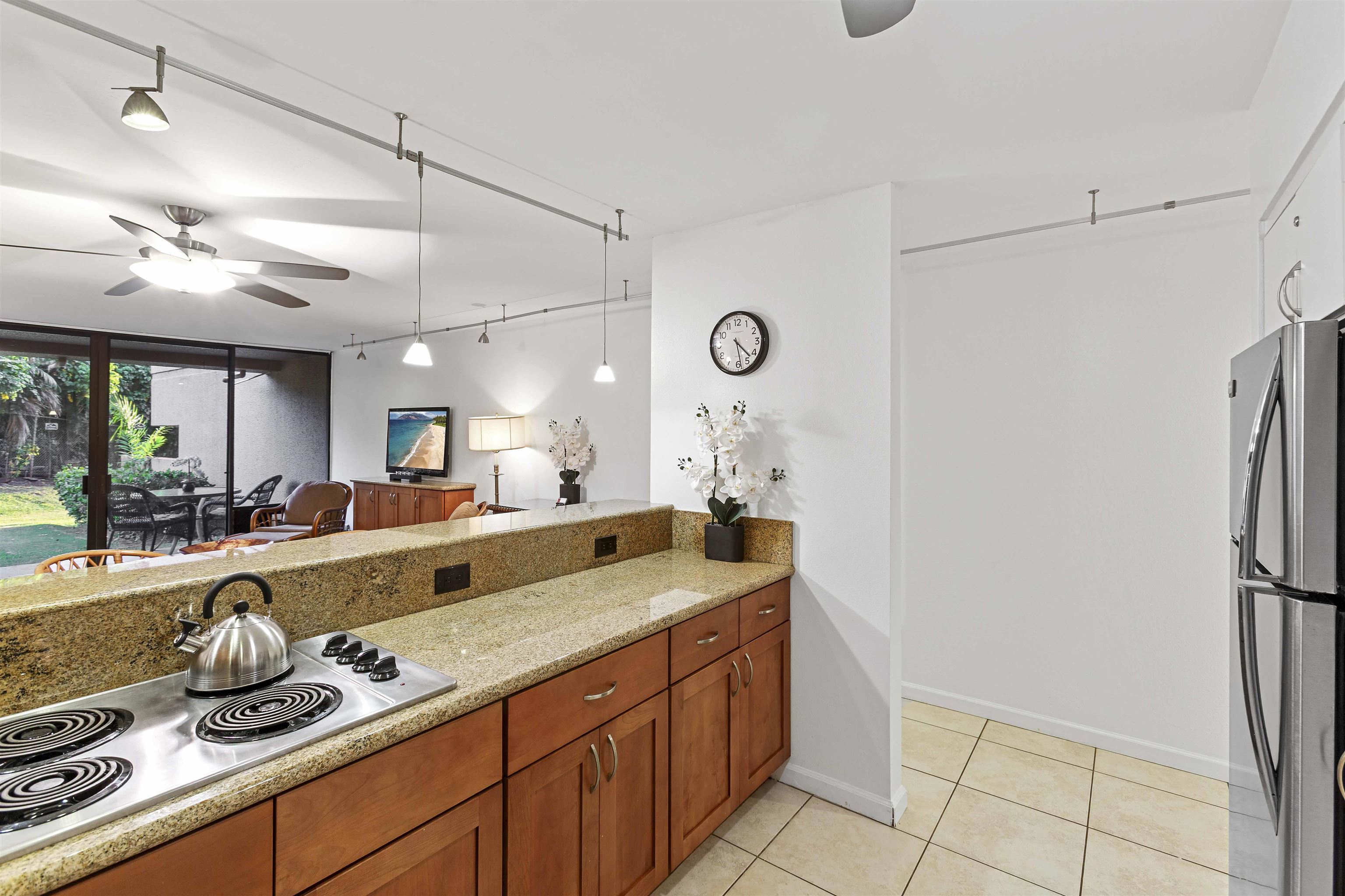 4242 Lower Honoapiilani Road, Unit E 210 Lahaina, HI 96761 - Photo 34 of 40