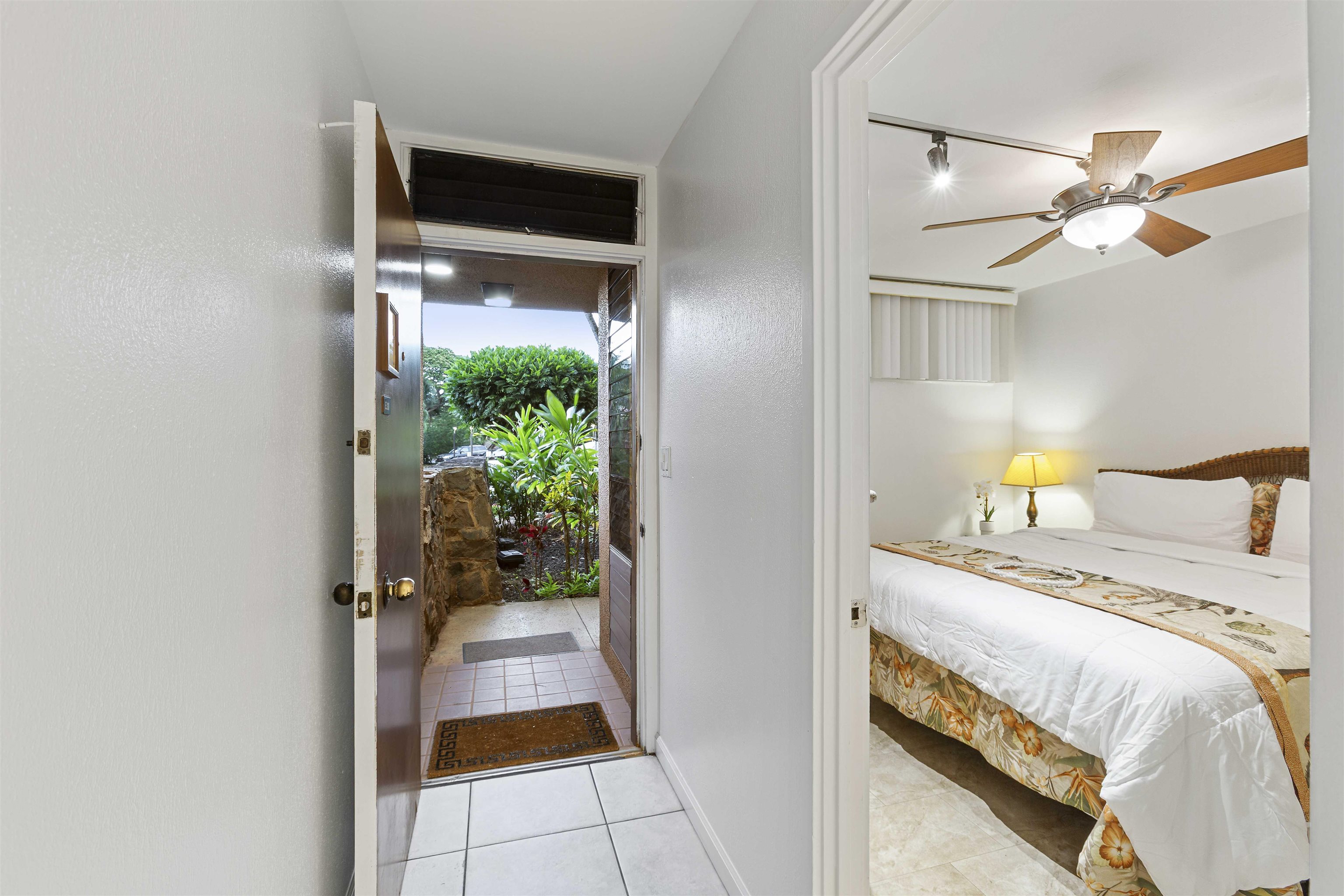 4242 Lower Honoapiilani Road, Unit E 210 Lahaina, HI 96761 - Photo 5 of 40