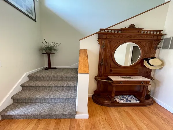 $2,900 | 15 Hammersmith Road, Unit 33, Newport, RI 02840