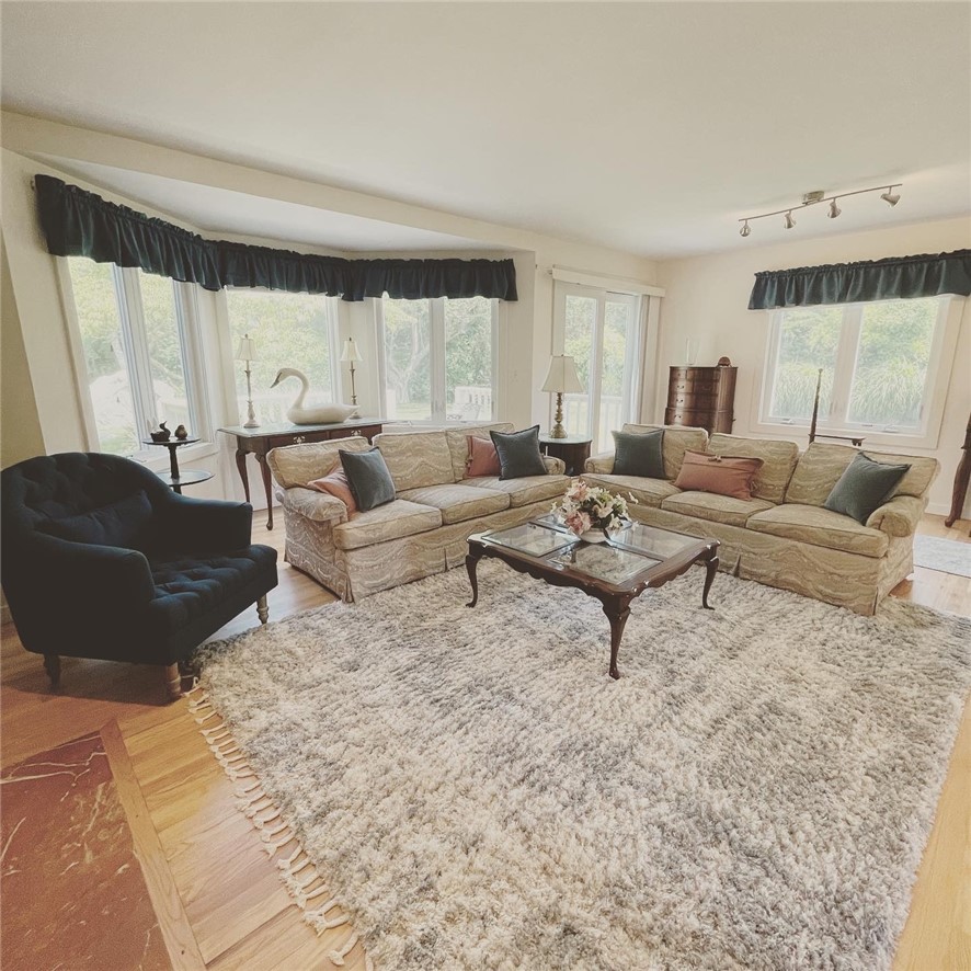 15 Hammersmith Road, Unit 33 Newport, RI 02840 - Photo 2 of 36