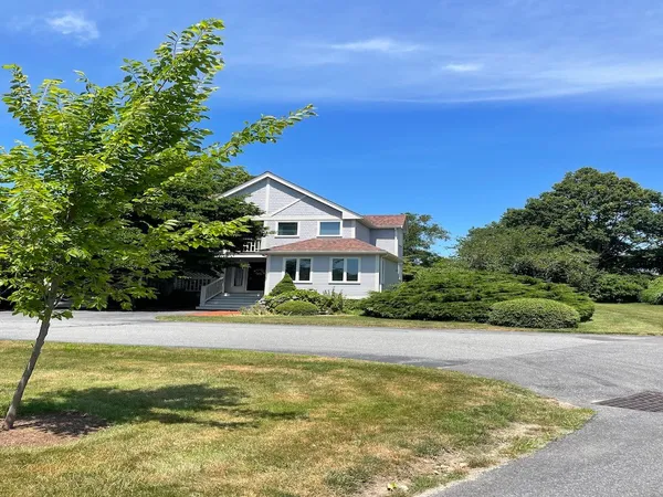 $2,900 | 15 Hammersmith Road, Unit 33, Newport, RI 02840
