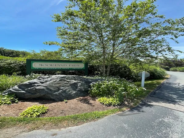 $2,900 | 15 Hammersmith Road, Unit 33, Newport, RI 02840