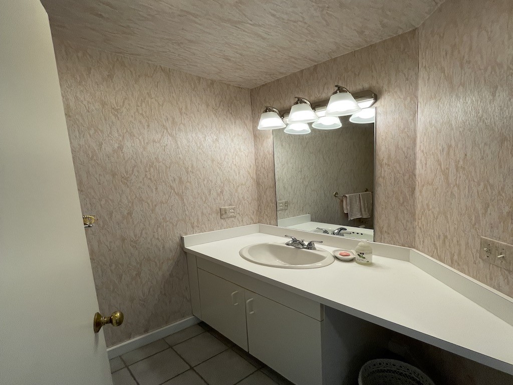 15 Hammersmith Road, Unit 33 Newport, RI 02840 - Photo 28 of 36