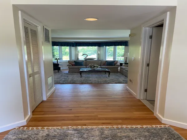 $2,900 | 15 Hammersmith Road, Unit 33, Newport, RI 02840