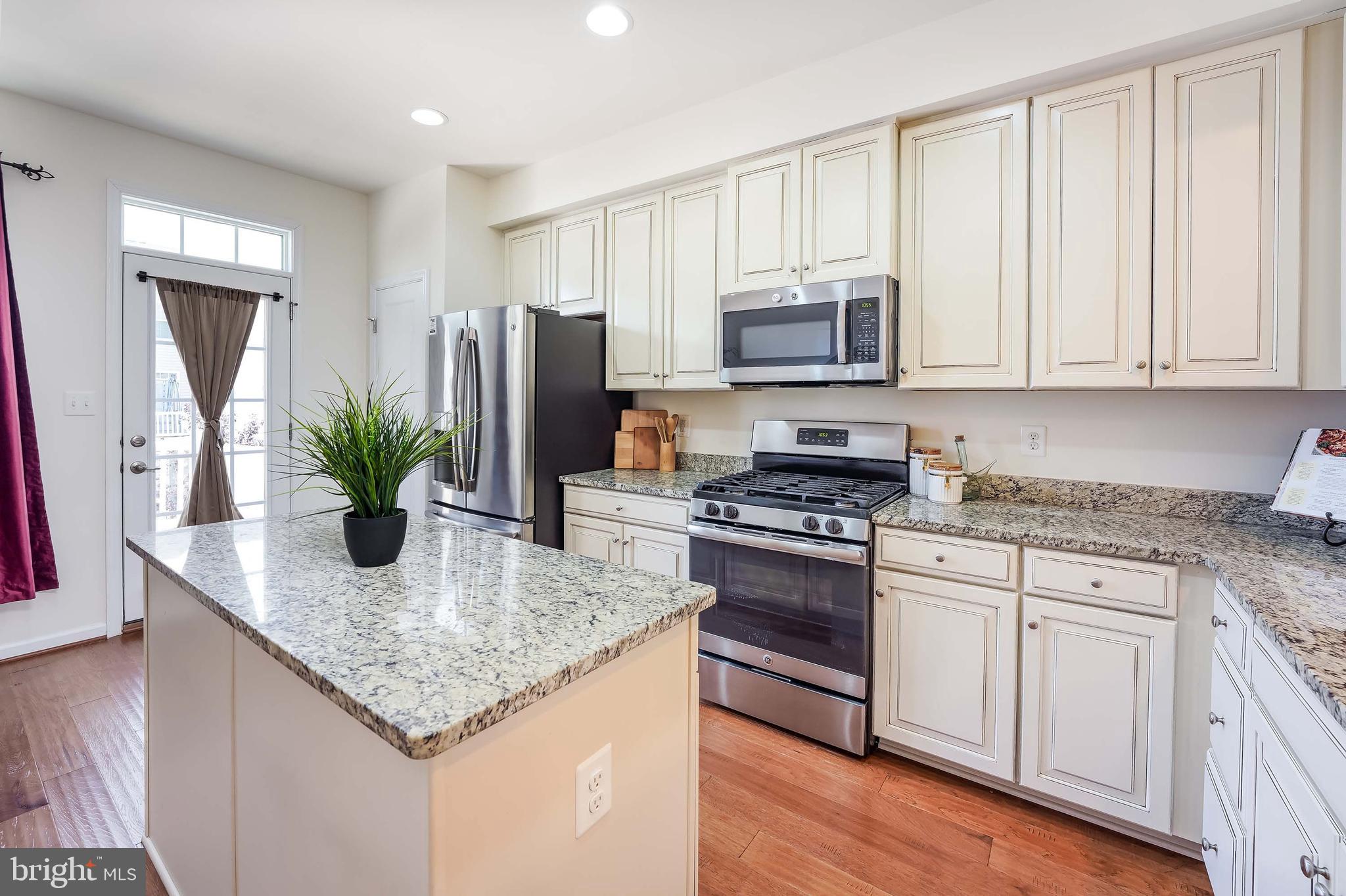 1768 Featherstone Road Woodbridge, VA 22191 - Photo 10 of 25