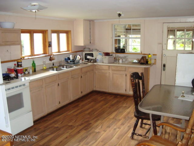 3969 Thomas Road Green Cove Springs, FL 32043 - Photo 5 of 32 Kitchen