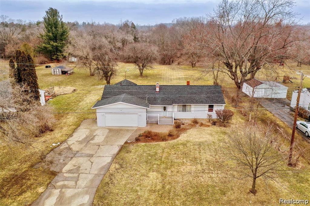 4387 Crosby Road Flint, MI 48506 - Photo 38 of 59 BBF6E784-2259-4359-A595-07D499C8CF2D_1_201_a.jpeg
