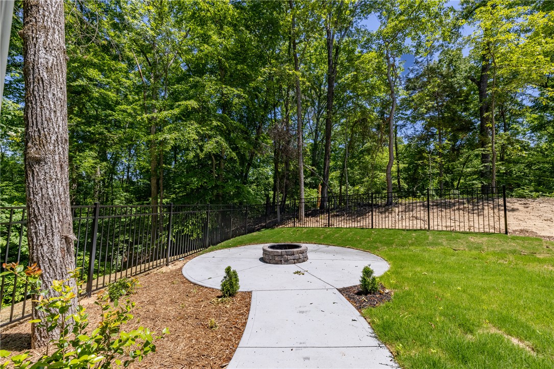 322 Oconee Avenue Westminster, SC 29693 - Photo 31 of 43