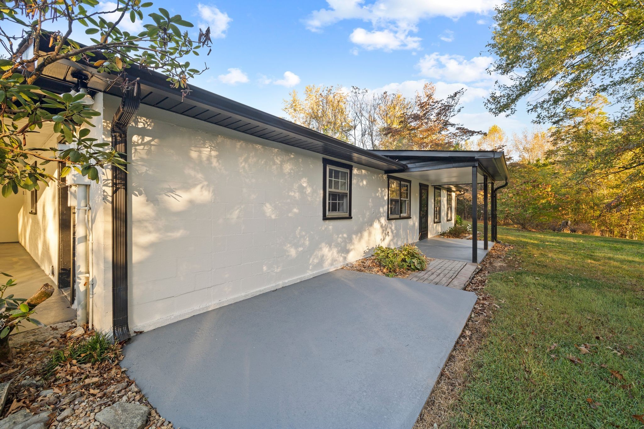 133 Mockerson Road Leoma, TN 38468 - Photo 6 of 33 a backyard of a house with seating space