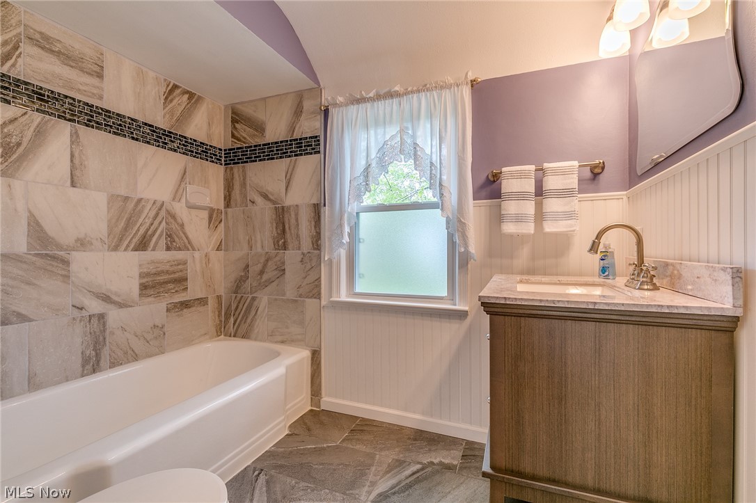 1138 Croyden Road Lyndhurst, OH 44124 - Photo 22 of 35