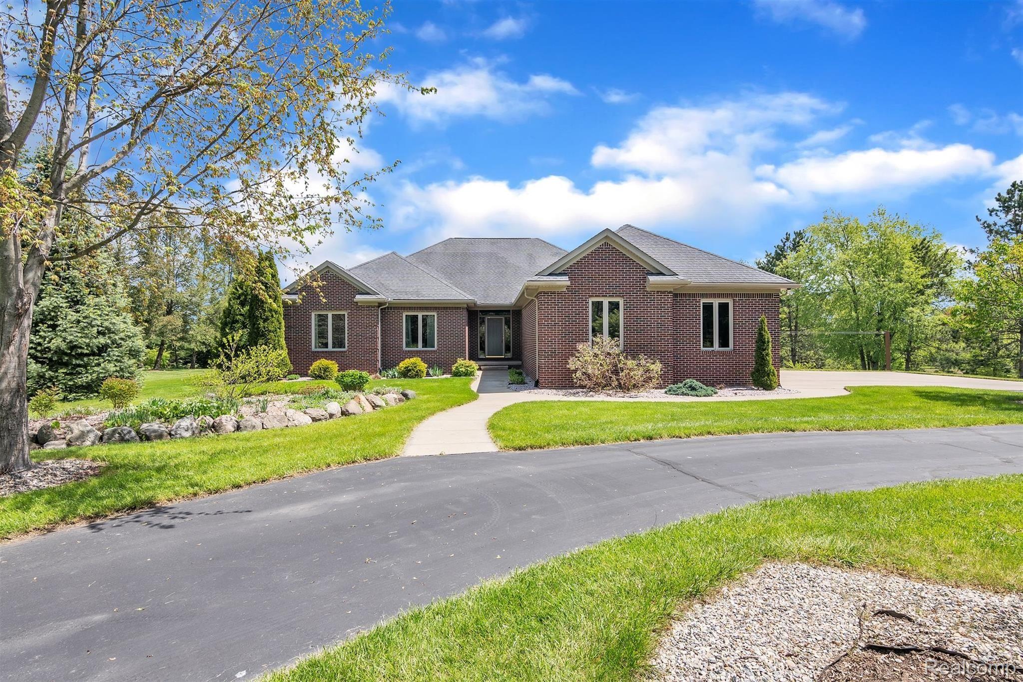 5786 South Weed Road Plymouth, MI 48170 - Photo 3 of 55 Front of house