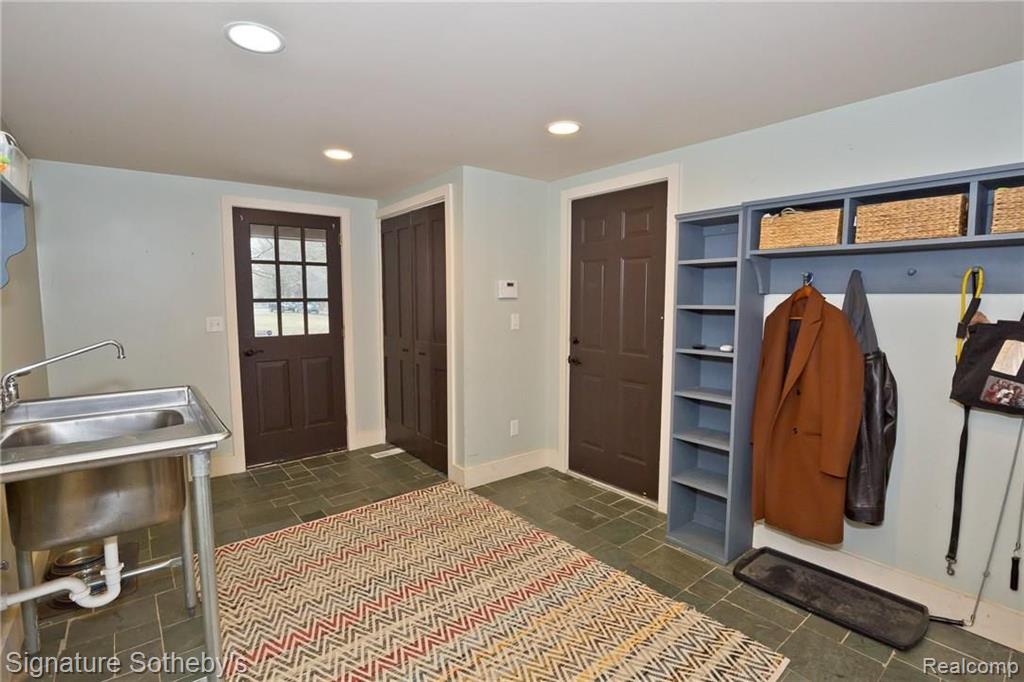 32370 Lahser Road Beverly Hills, MI 48025 - Photo 19 of 42