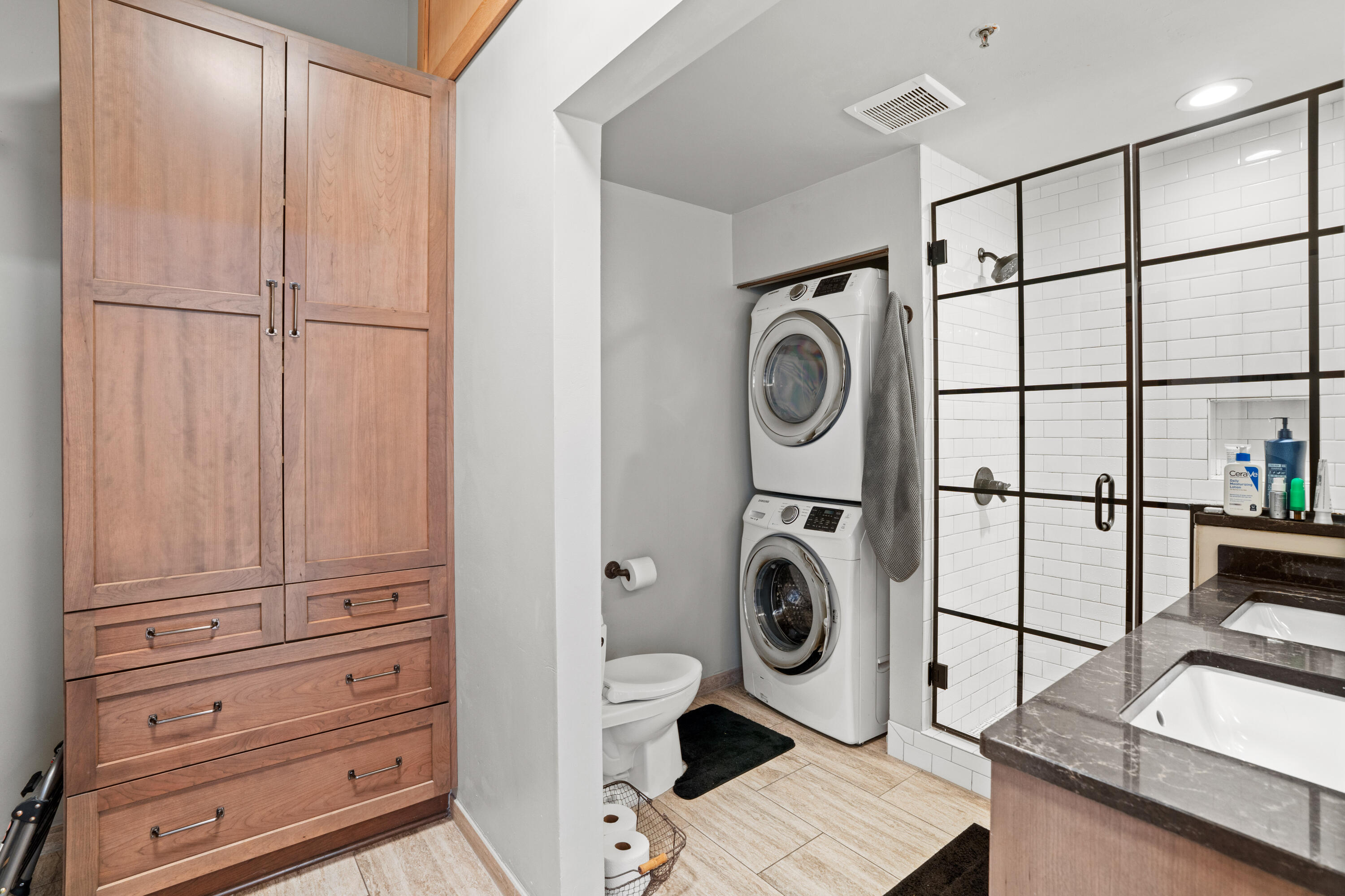 215 West Maple Street, Unit 312 Milwaukee, WI 53204 - Photo 13 of 41 In-Unit Laundry