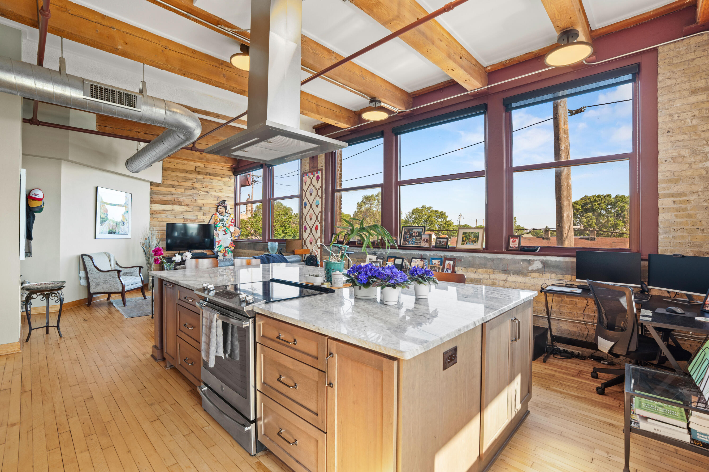 215 West Maple Street, Unit 312 Milwaukee, WI 53204 - Photo 16 of 41 Kitchen