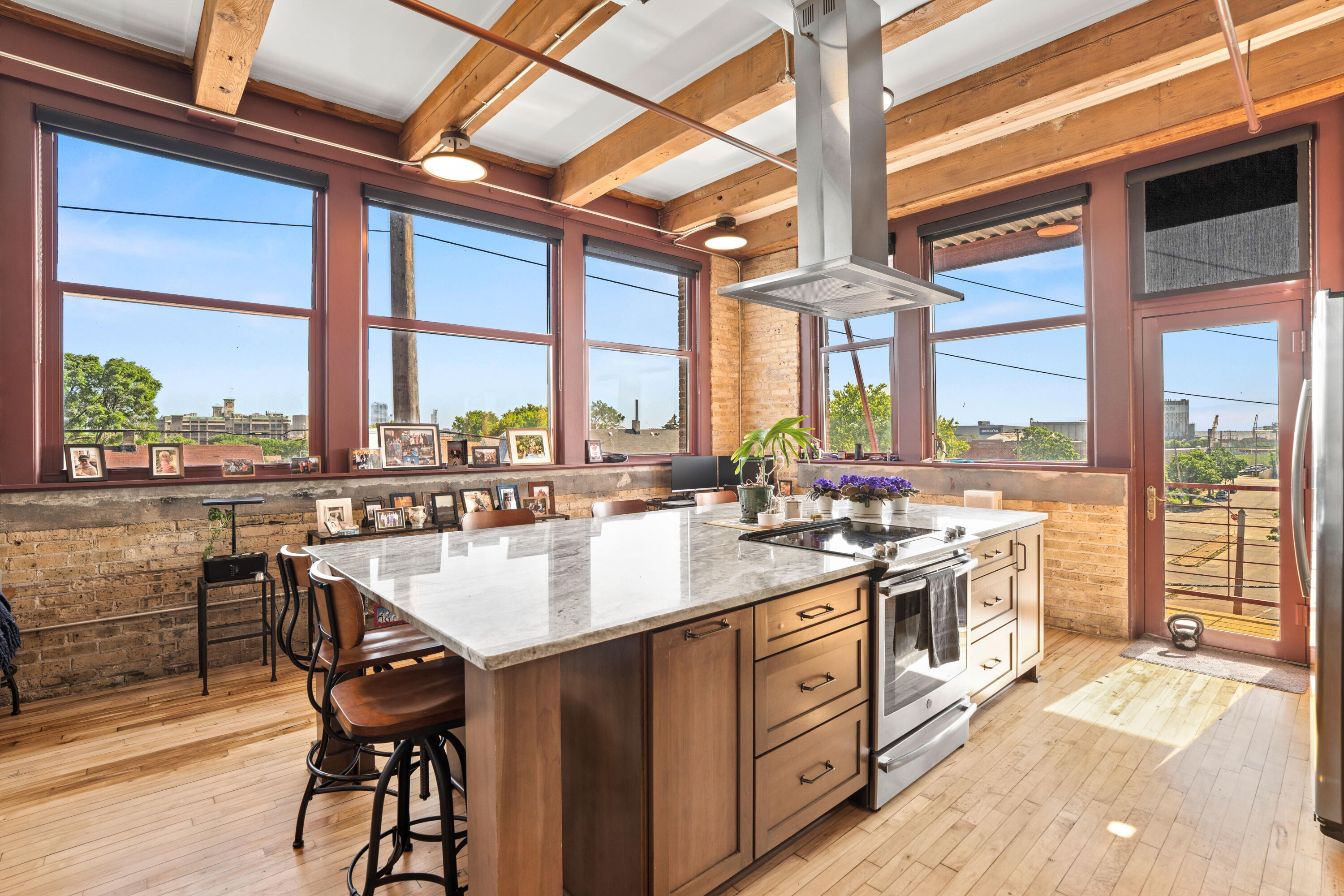 215 West Maple Street, Unit 312 Milwaukee, WI 53204 - Photo 17 of 41 Kitchen